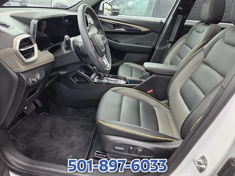 Used 2025 WHITE CHEVROLET FWD 4DR ACTIV image 6