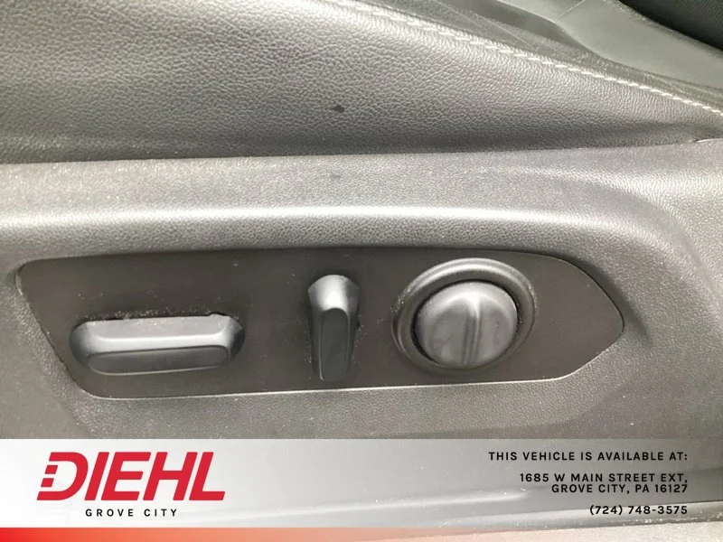 Used 2020 White GMC SLT image 21