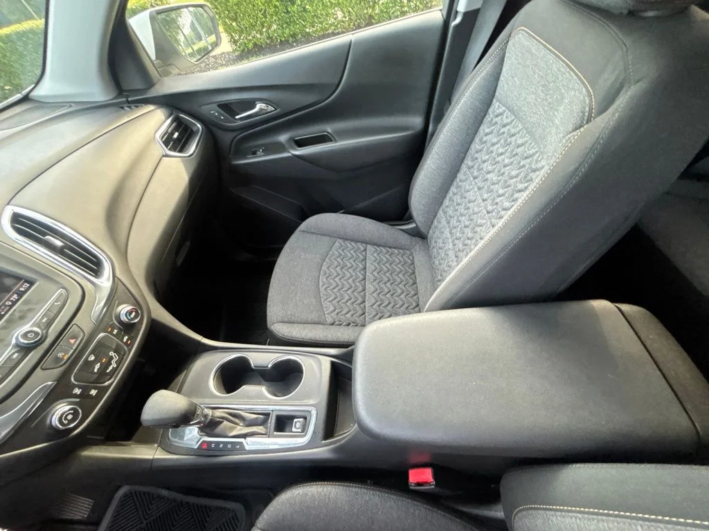 Used 2023 White Chevrolet LT image 27