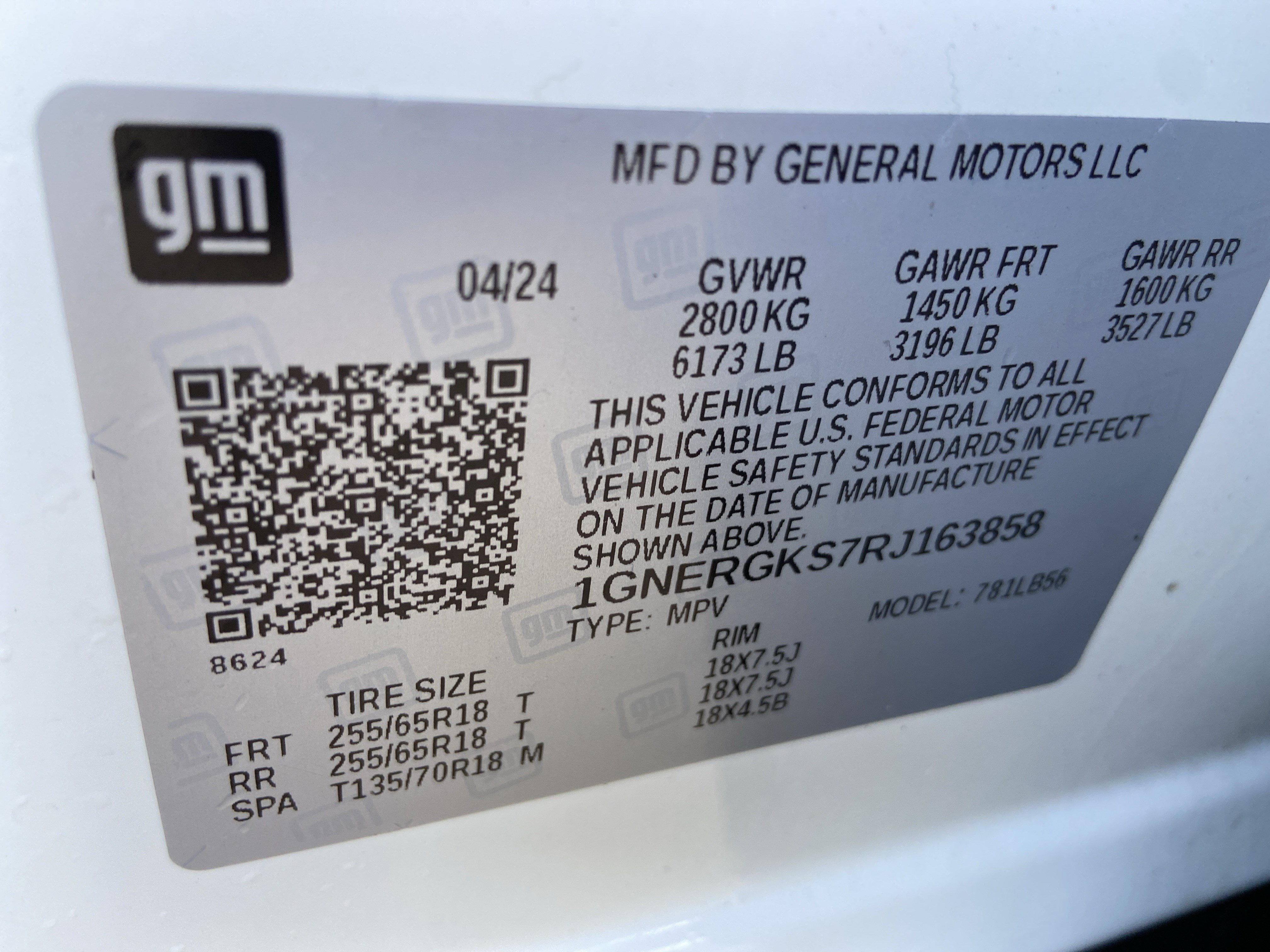 Used 2024 Summit White Chevrolet FWD LT image 33