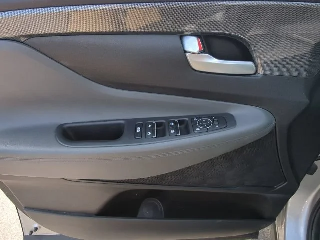 Used 2022  Hyundai SEL image 12
