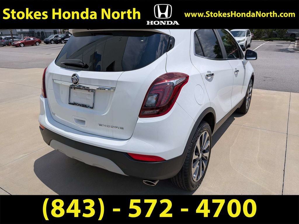 Used 2021 White Buick Preferred image 3