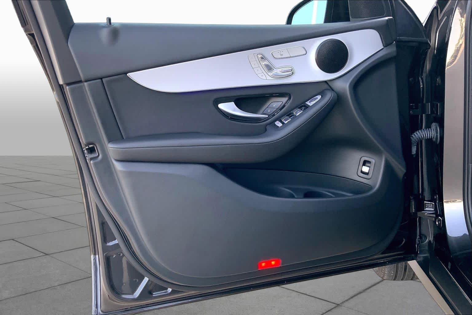2022 Mercedes-Benz GLC GLC300 - Photo 19