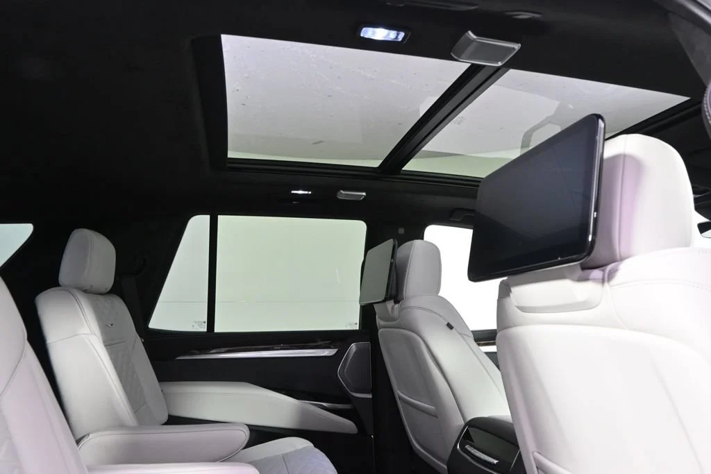 2026 Cadillac Escalade Platinum Sport - Photo 17