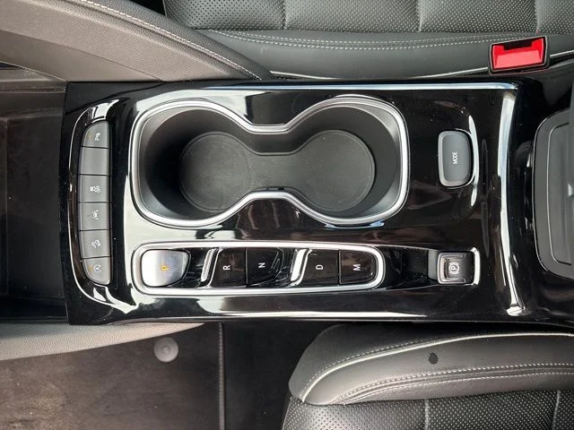 Used 2021 Blue Buick Essence image 29