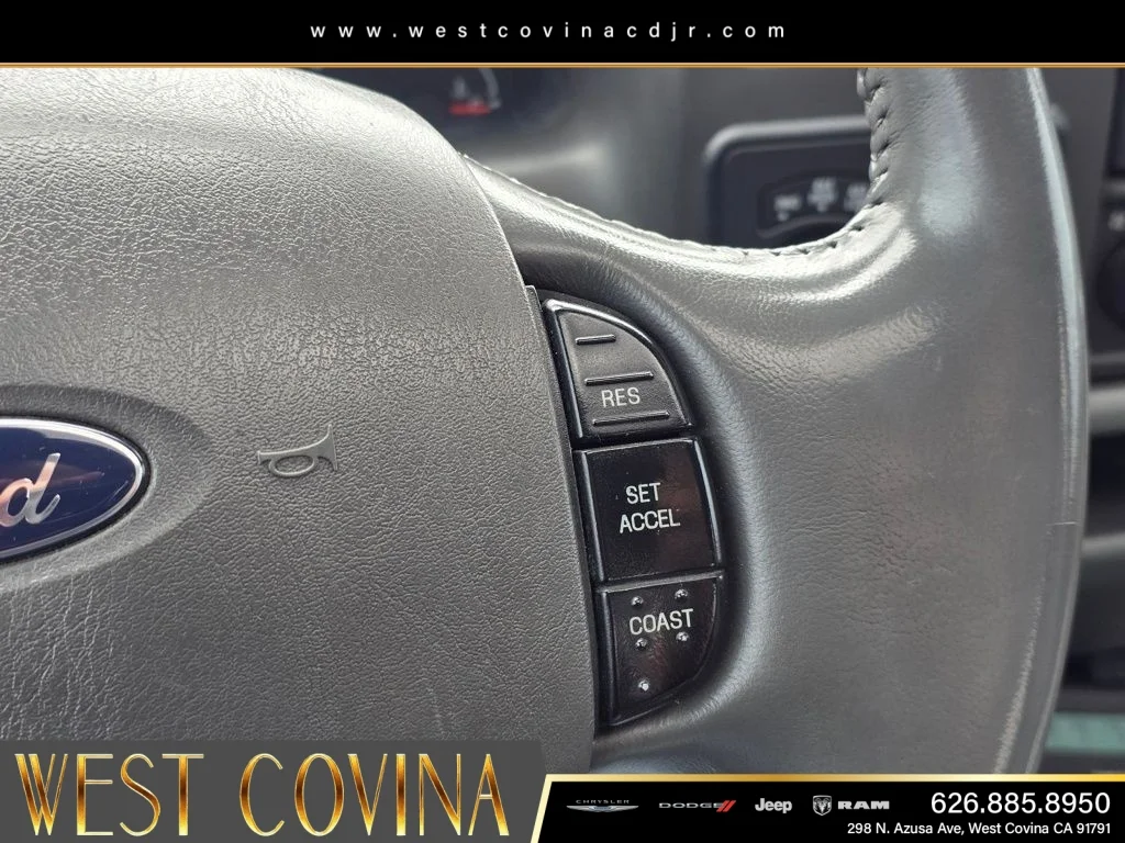 Used 2004  Ford Lariat image 36