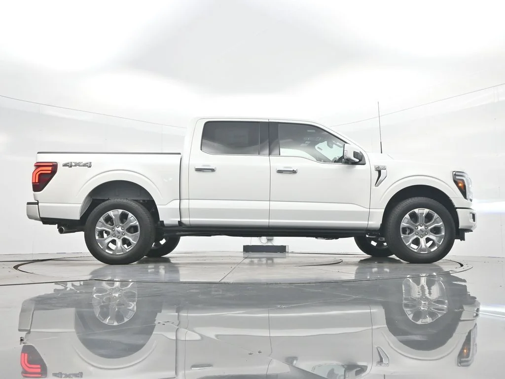 New 2026 Star White Metallic Tri-Coat Ford Platinum® image 36