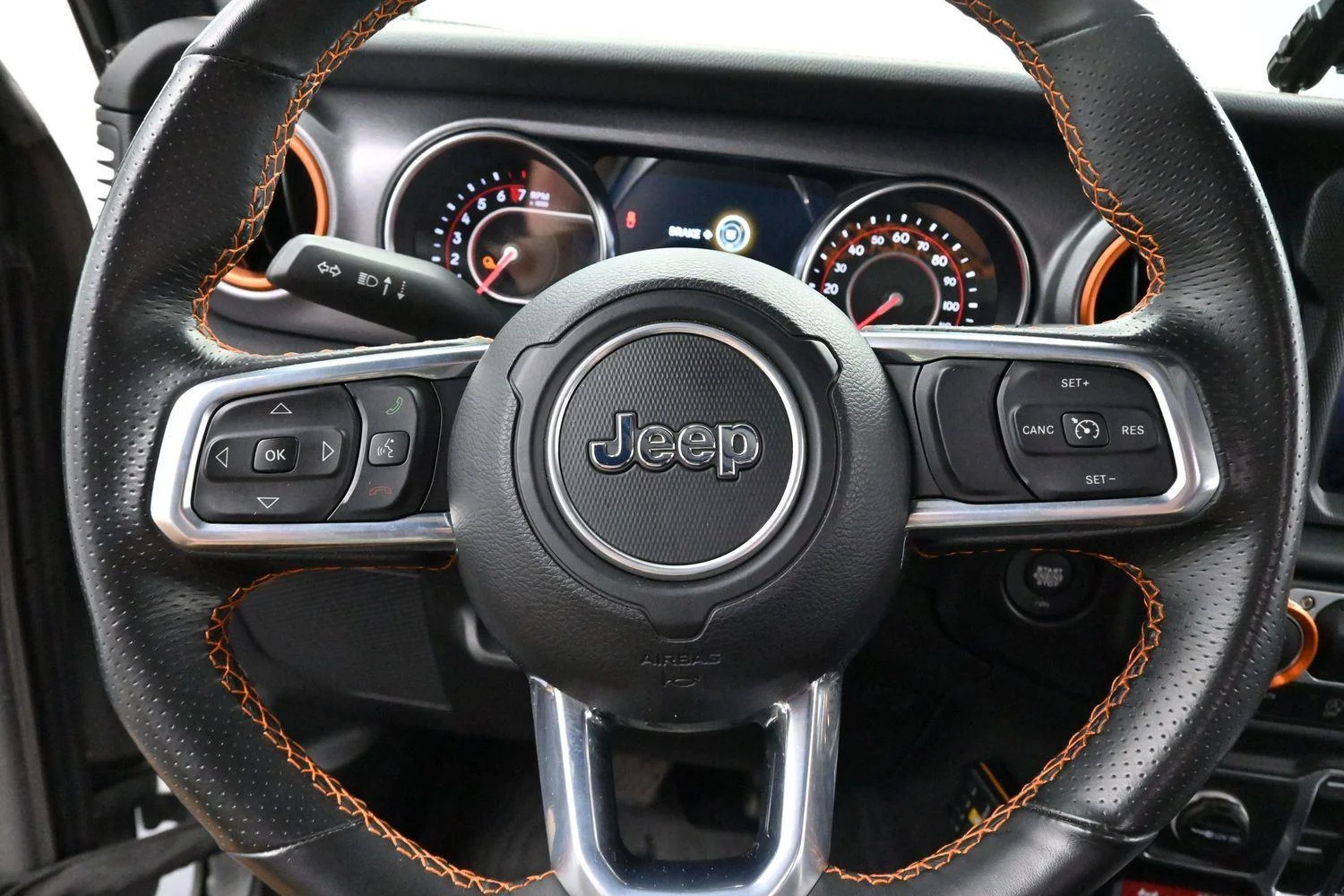 Used 2021 Sting-Gray Clearcoat Jeep Mojave image 14