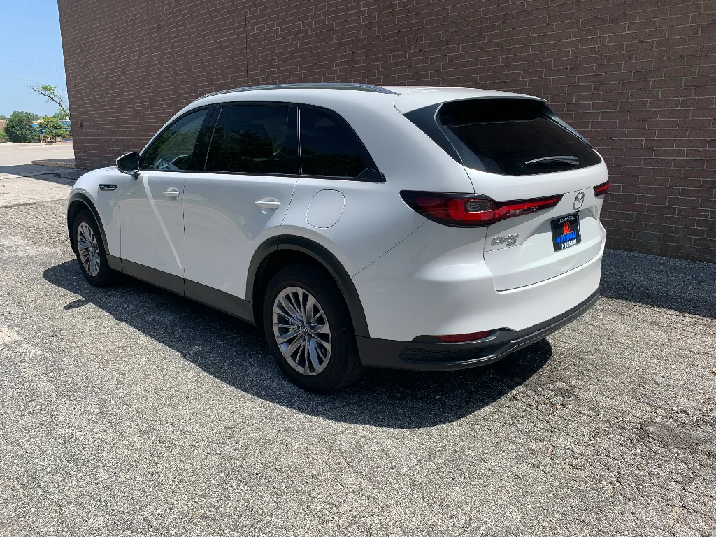 Used 2024 Rhodium White Premium Mazda Preferred image 3