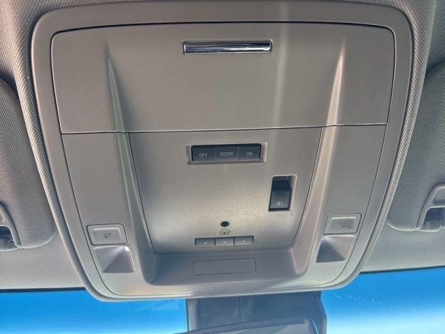 Used 2017 White GMC Denali image 45