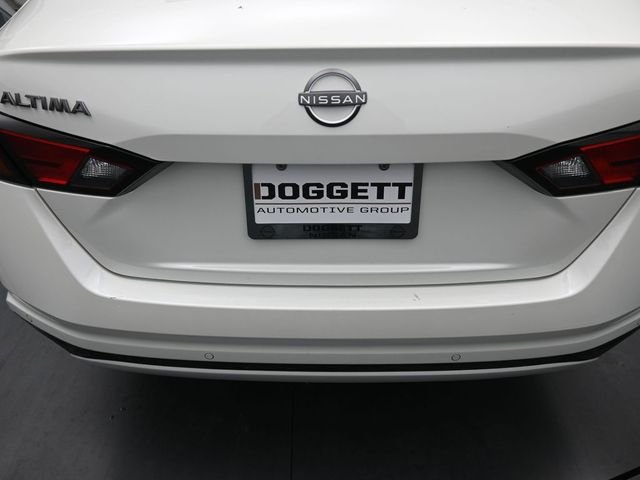 Used 2025 White Nissan 2.5 SV image 10