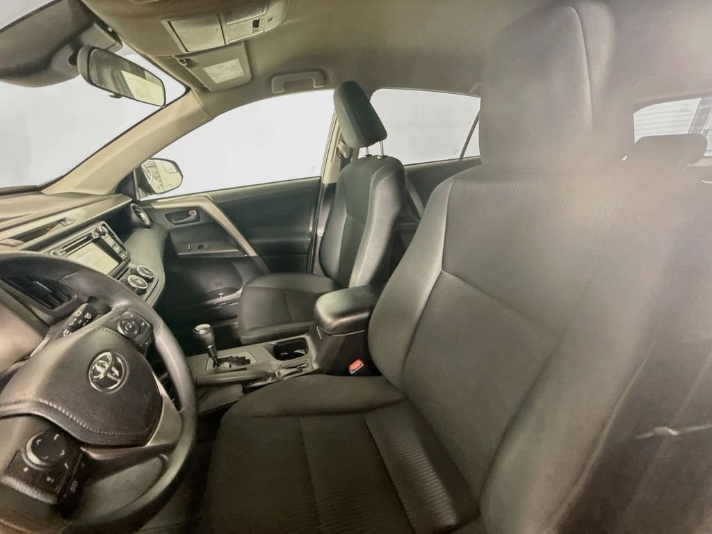 Used 2018 Gray Toyota LE image 18
