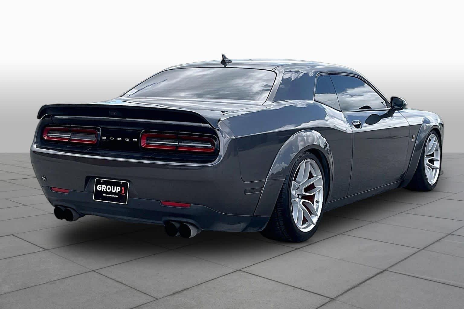 Used 2019 Granite Pearlcoat Dodge R/T Scat Pack image 12