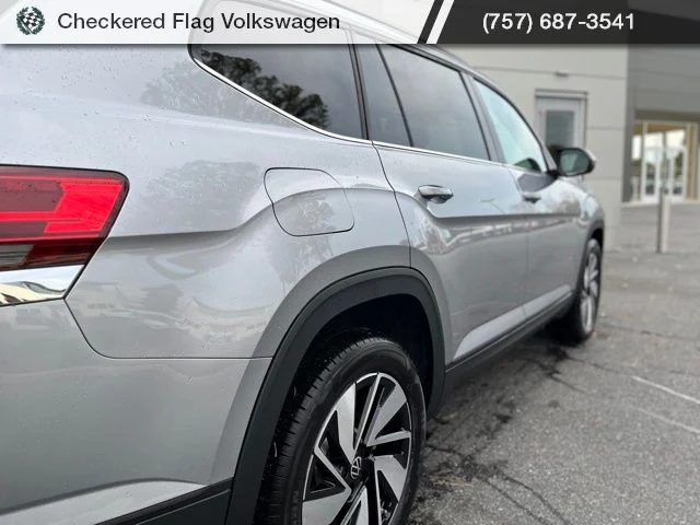 New 2026 Silver Volkswagen 2.0T SE w/Technology image 9