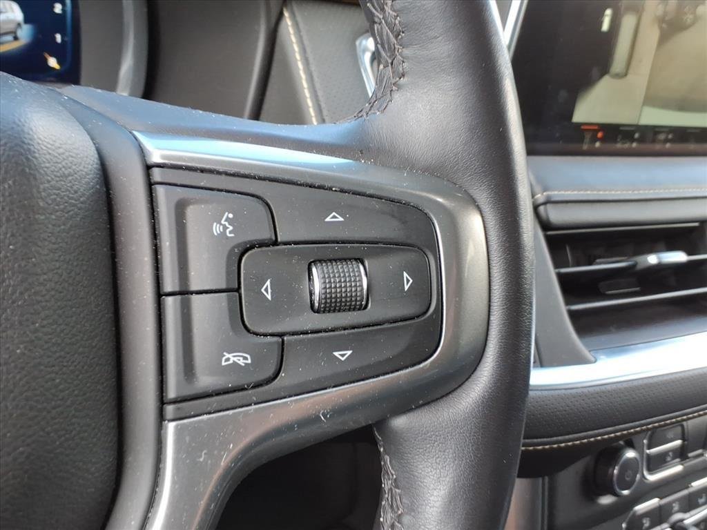Used 2023 Iridescent Pearl Tricoat Chevrolet Premier image 23