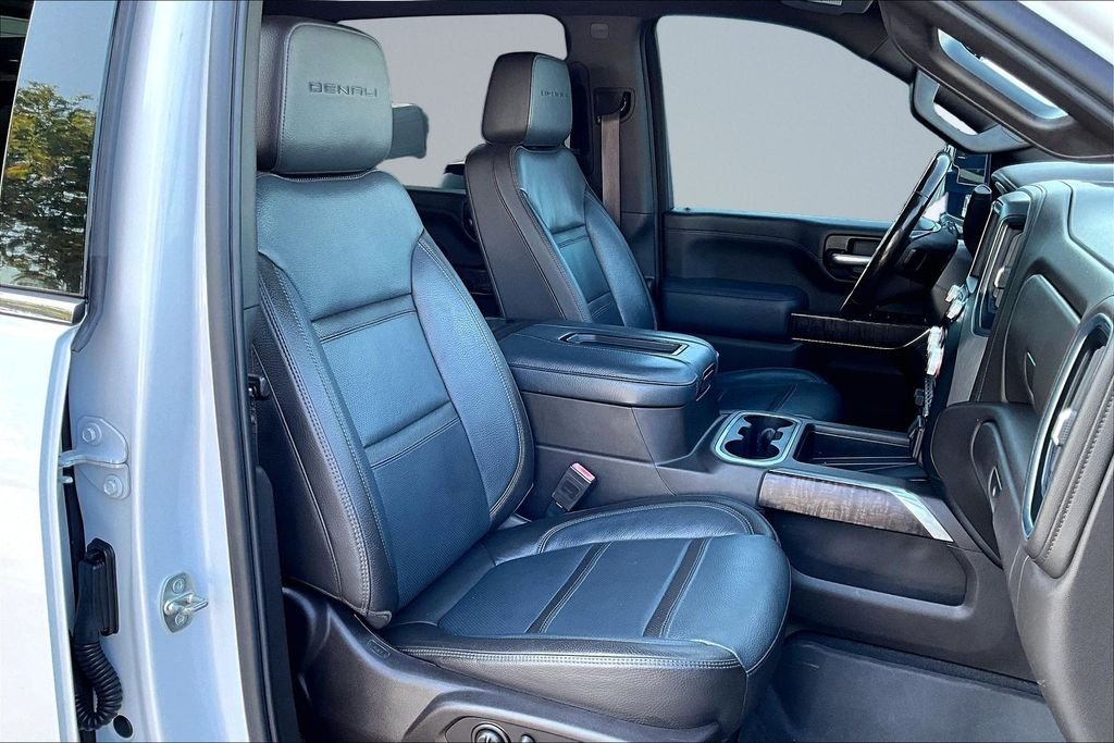 Used 2020 White GMC Denali image 7