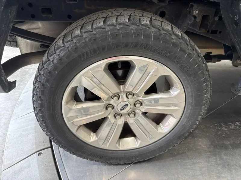 Used 2019 Gray Ford Lariat image 8