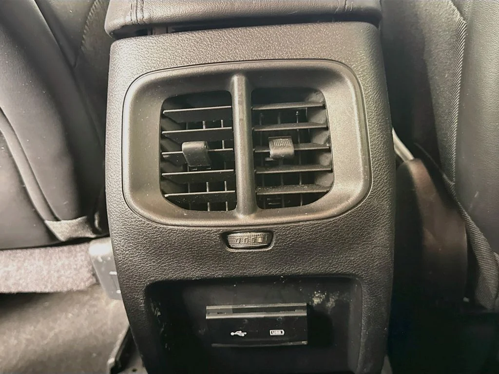 Used 2020 White Jeep Latitude Plus image 29