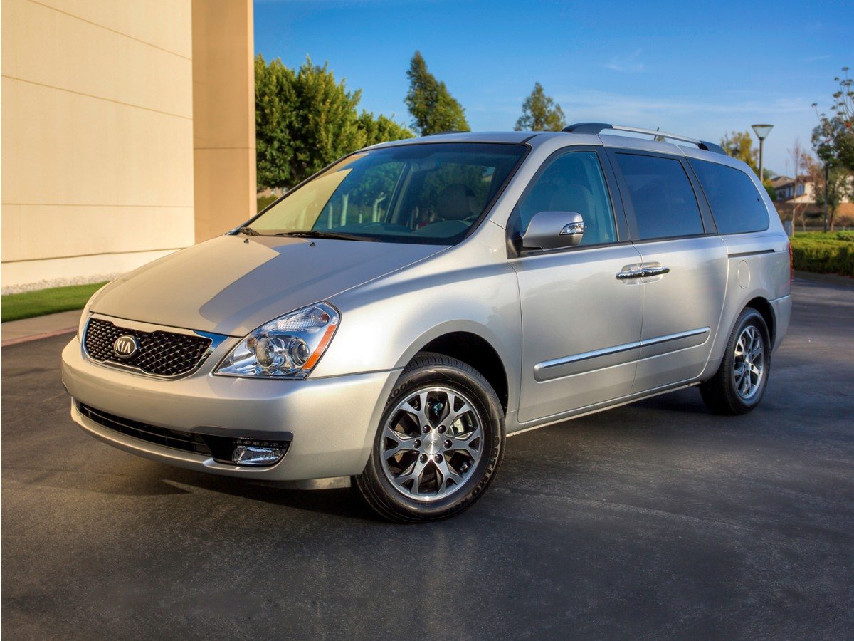 2014 Kia Sedona LX's photo