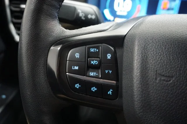 Used 2025 Carbonized Gray Metallic Ford LARIAT image 25