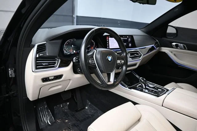 Used 2020 Black BMW sDrive40i image 30