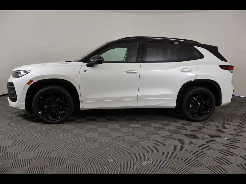 New 2026 White/off-white Volkswagen 2.0T SE R-Line Black image 2