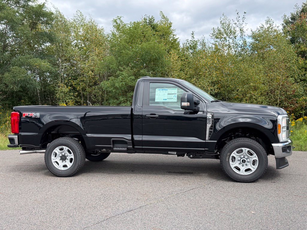 New 2027 Agate Black Metallic Ford F-250® XLT image 21