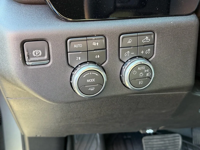 New 2026 Sterling Metallic GMC Elevation image 13