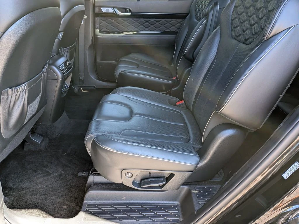 Used 2021 Black Hyundai Calligraphy image 25