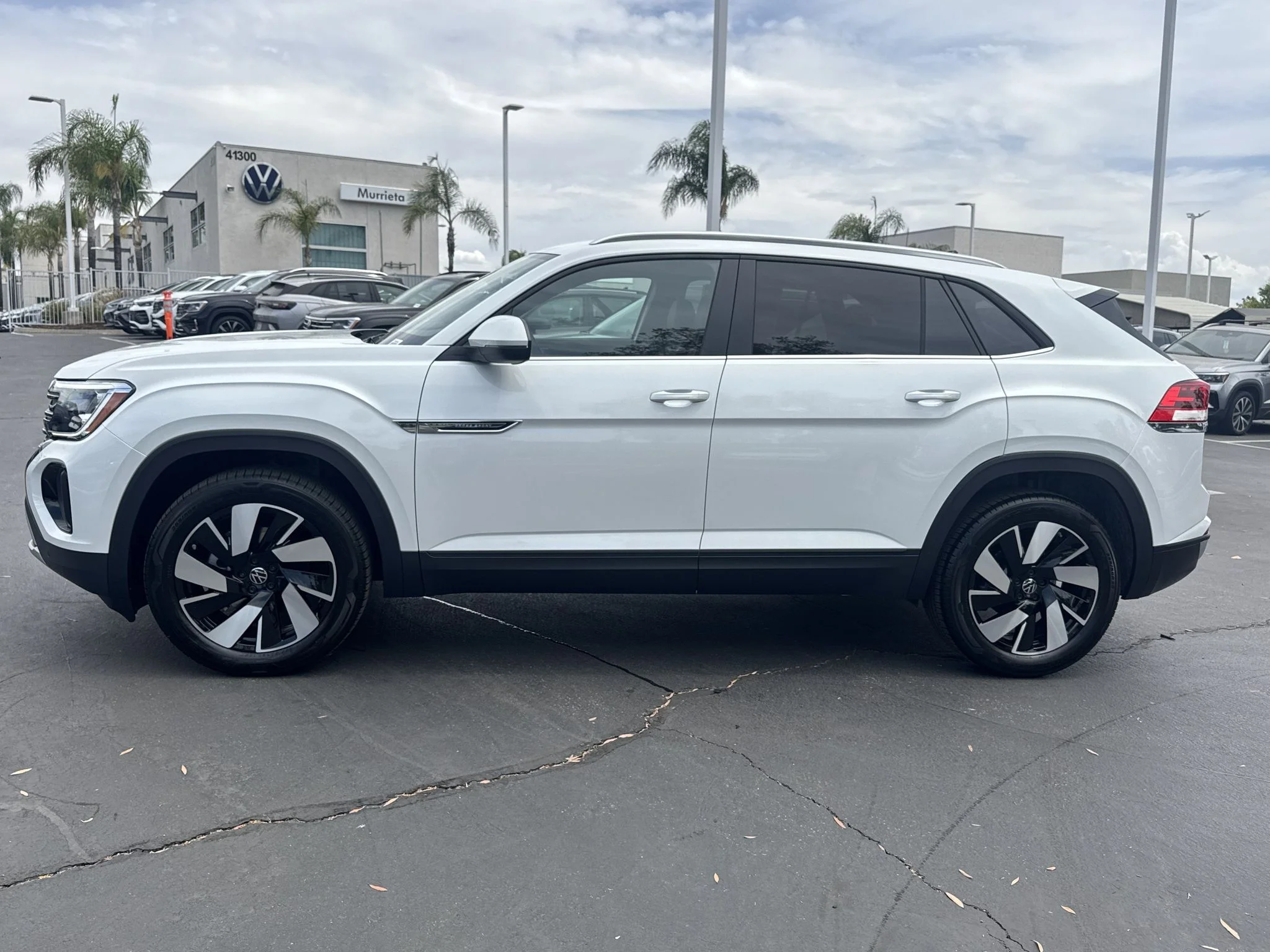 New 2026 Opal White Pearl Volkswagen 2.0T SE w/Technology image 4