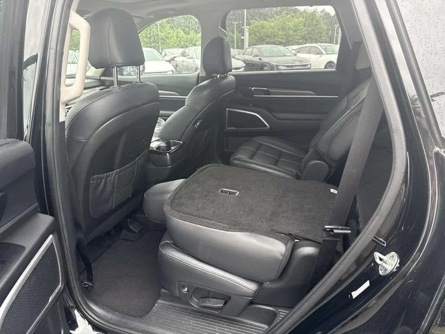Used 2020 Black Kia EX image 5
