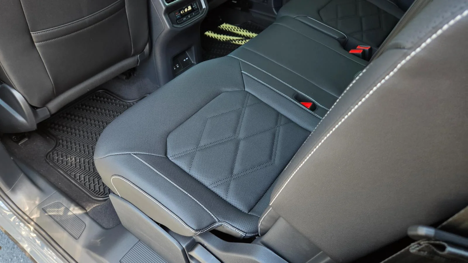 New 2026 Pure Gray Volkswagen 2.0T SE w/Technology image 43