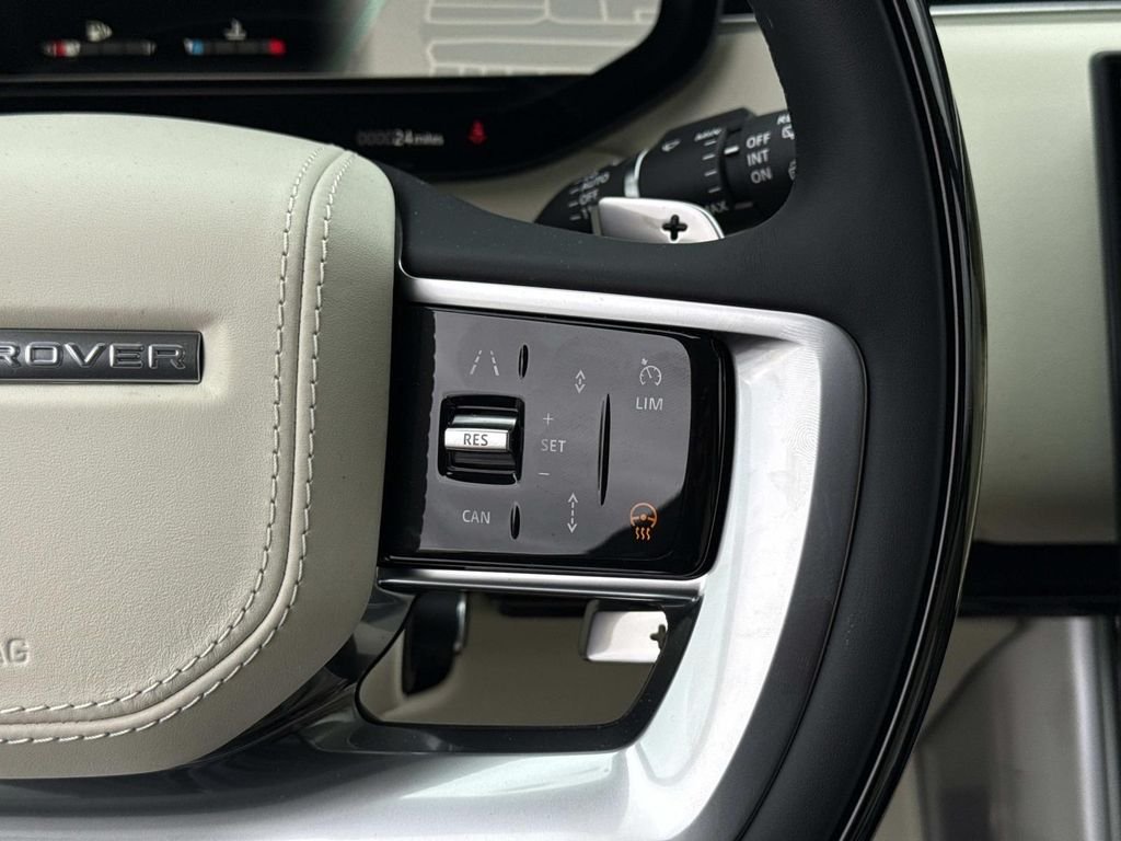New 2026 Tourmaline Brown in Satin finish Land Rover SE image 6