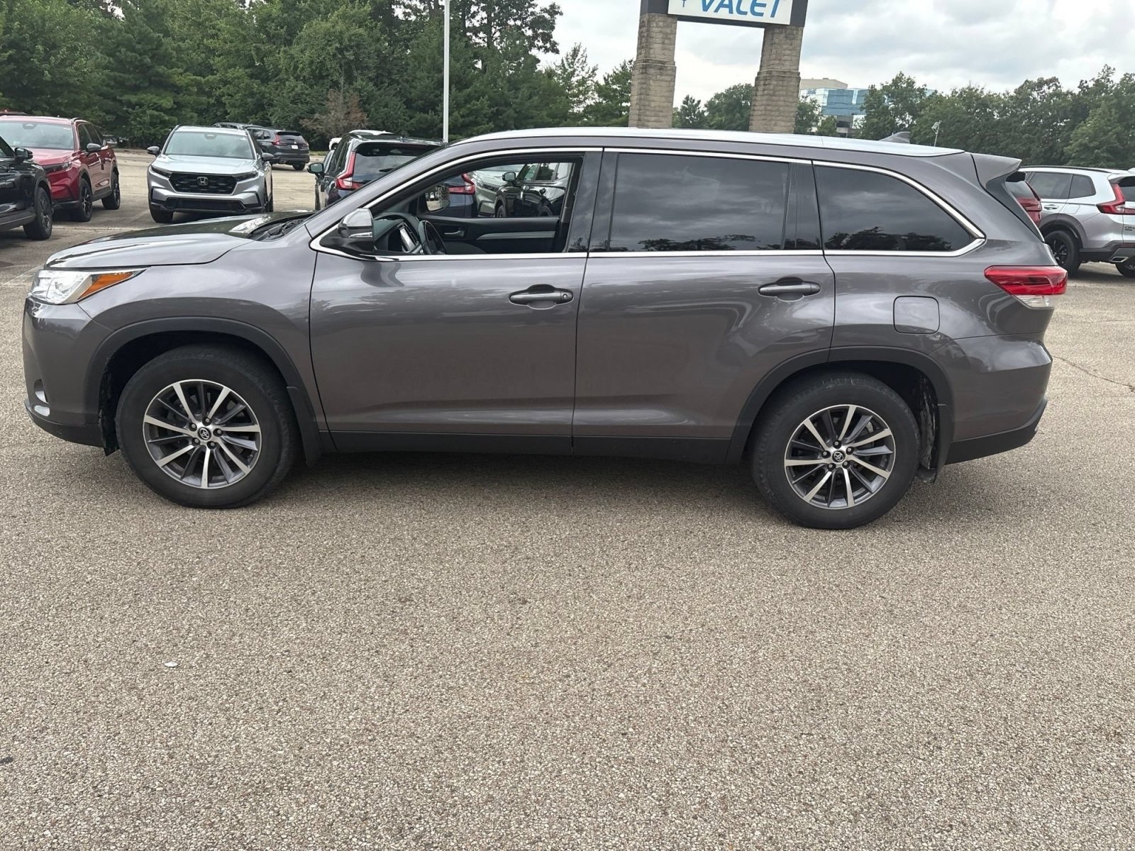 Used 2019 Predawn Gray Mica Toyota XLE image 2
