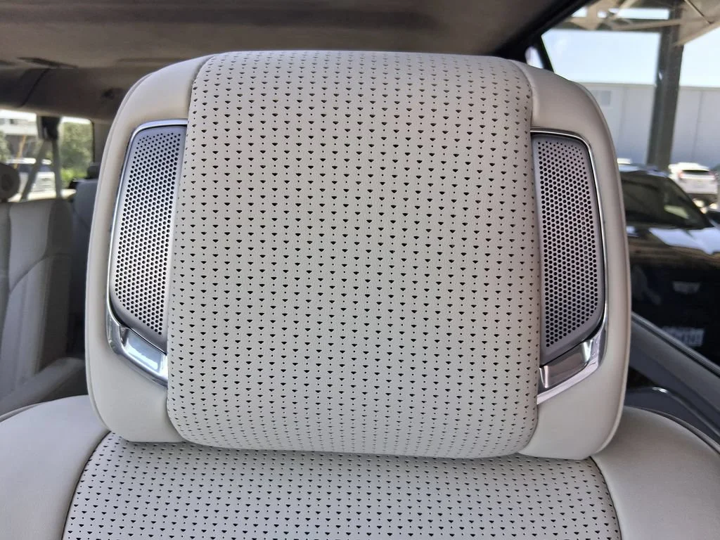 Used 2024 Crystal White Tricoat Cadillac Premium Luxury Platinum image 21