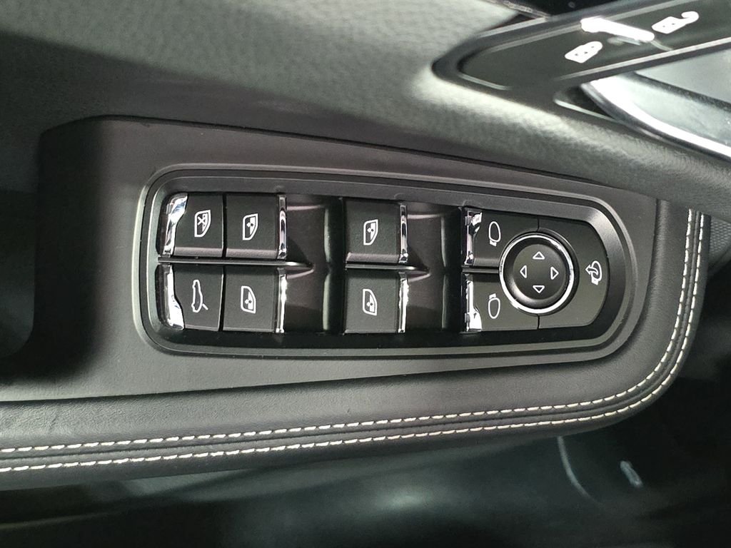 Certified Used 2023  Porsche S image 21