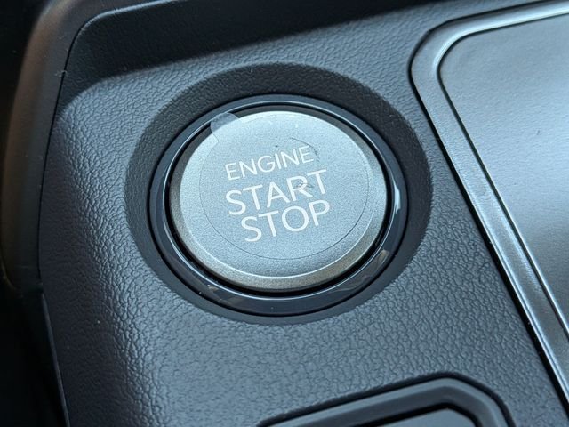 New 2027 Snow White Pearl Kia LX image 28