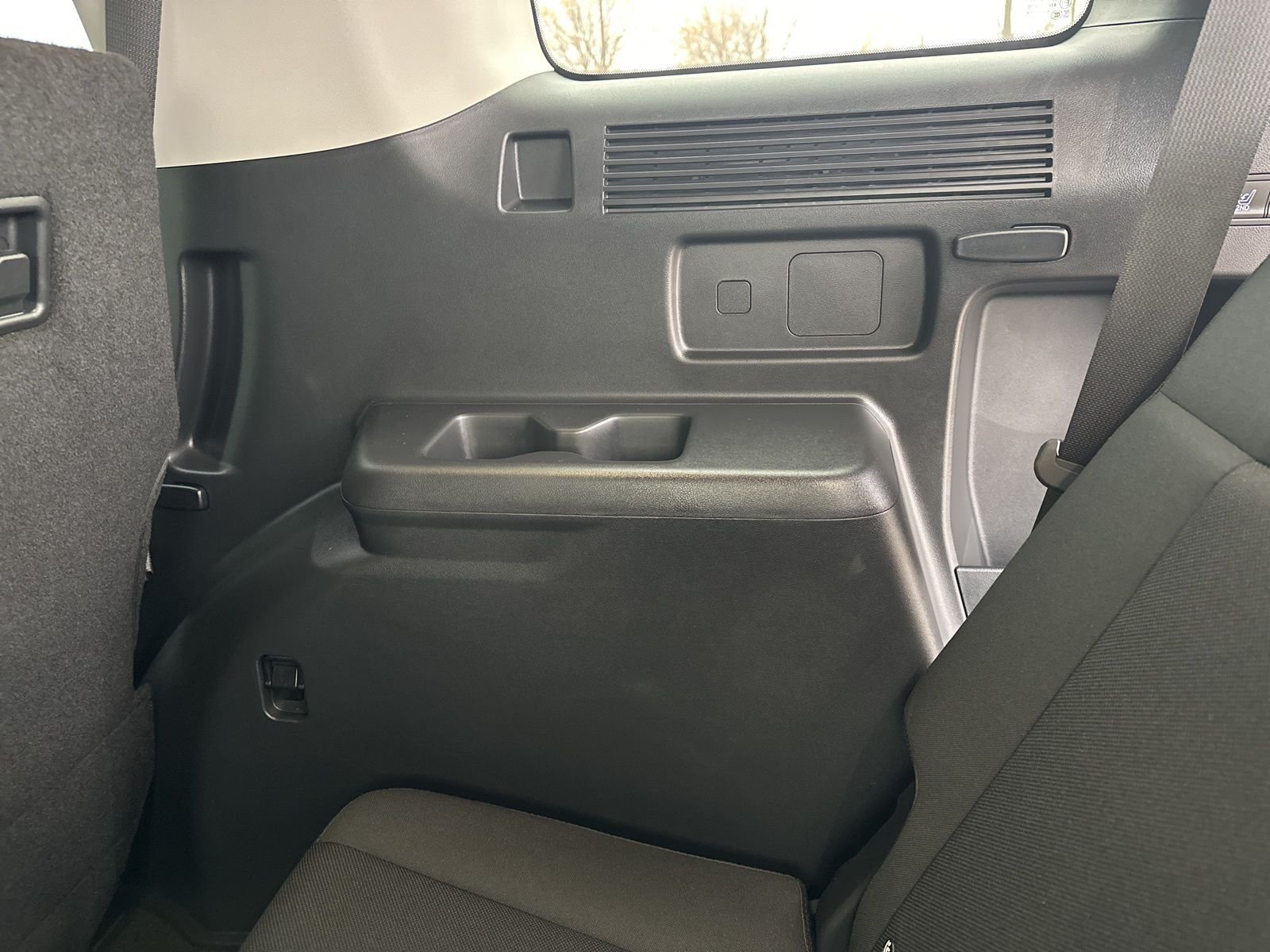 2025 Hyundai Santa Fe SE - Photo 28
