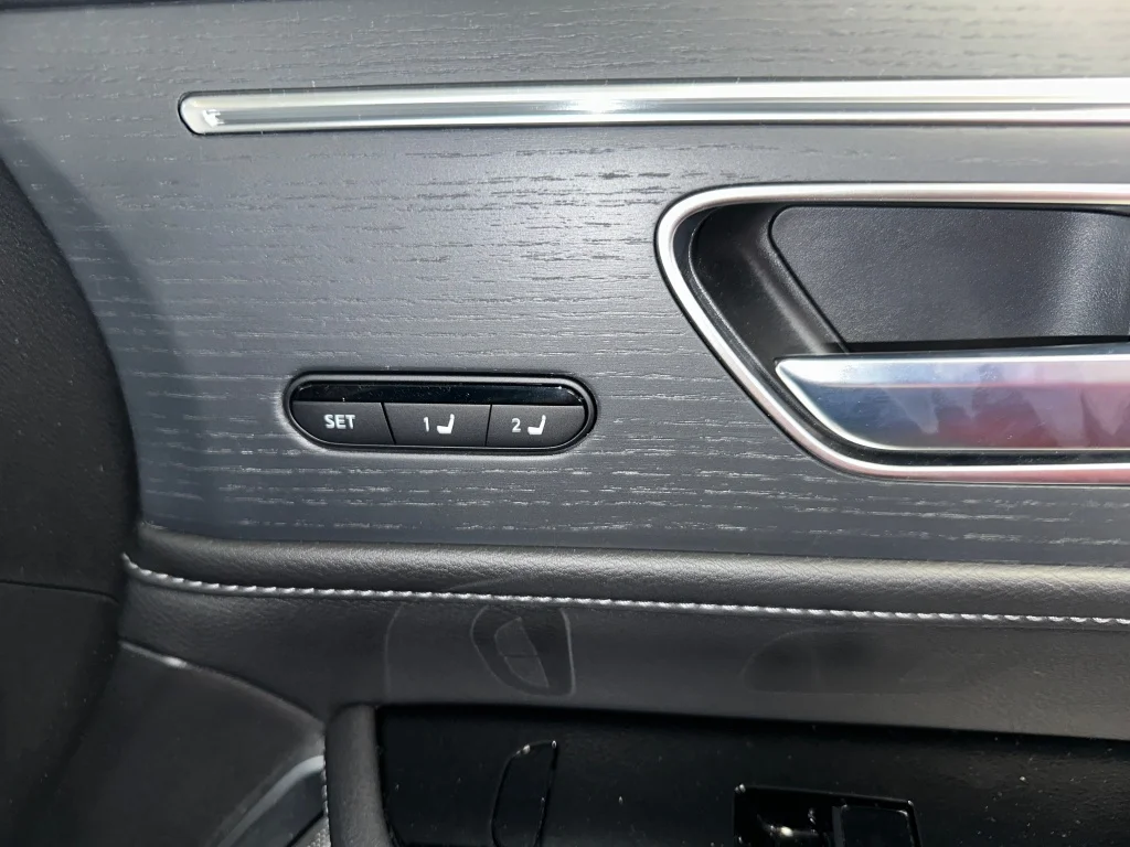 Certified Used 2025 Dynamic Metal INFINITI SENSORY image 35