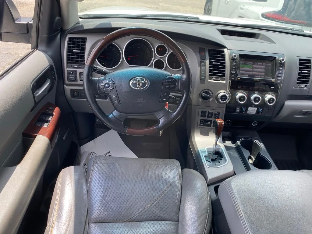 Used 2012 White Toyota Platinum image 9