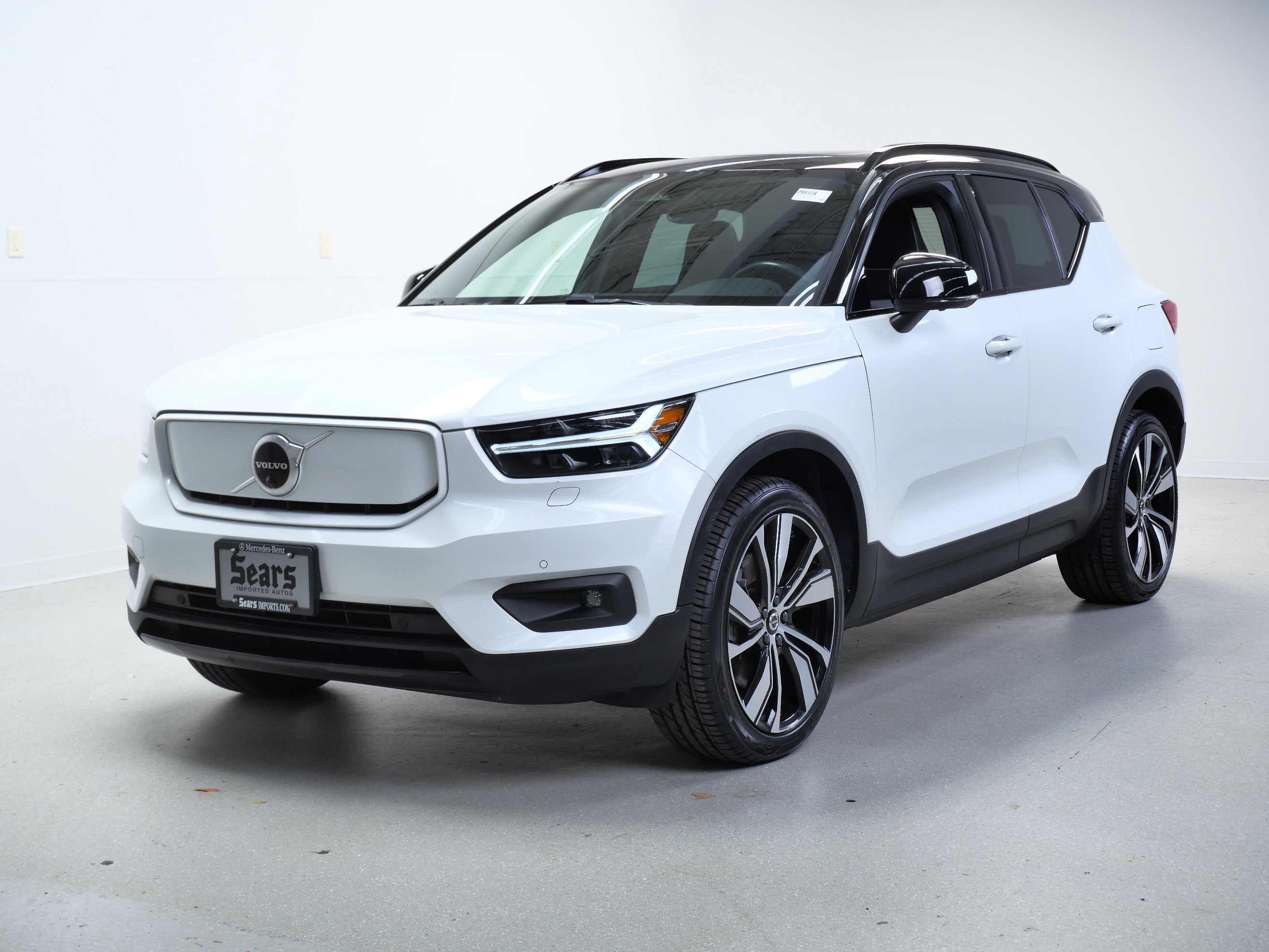 Used 2021 Crystal White Metallic Volvo Recharge P8 eAWD Pure Electric image 9