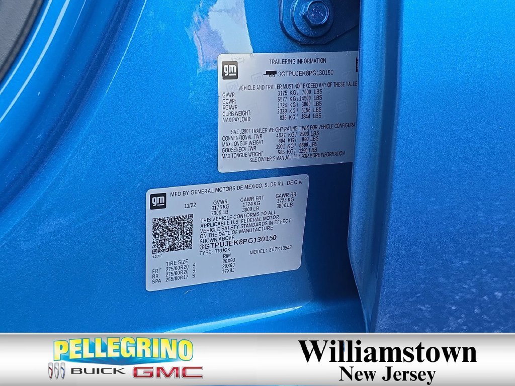 Certified Used 2023 DYNAMIC BLUE METALLIC GMC Elevation image 32