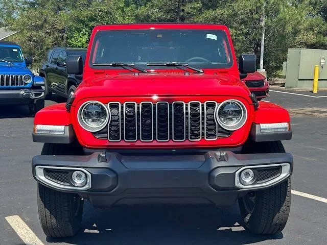 New 2025 Firecracker Red Clear-Coat Exterior Paint Jeep Sahara image 9