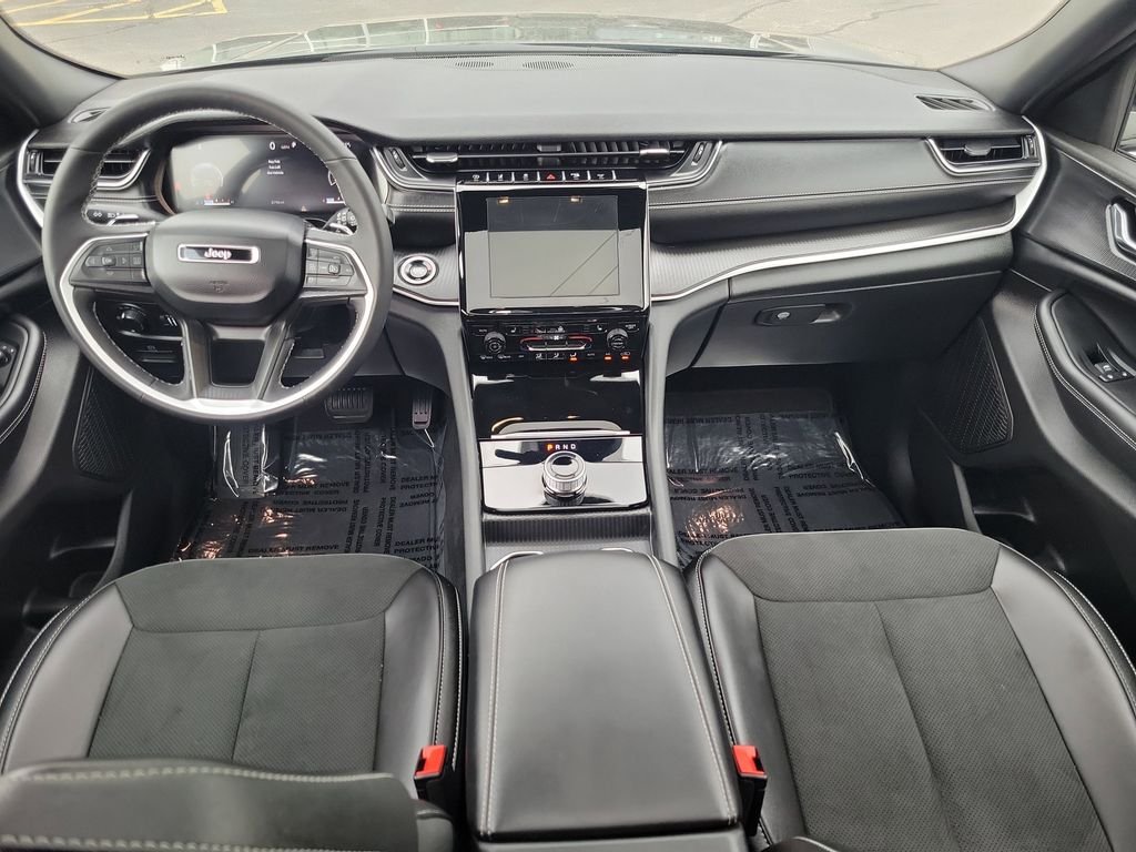 Certified Used 2025 Metallic Jeep Altitude X image 12