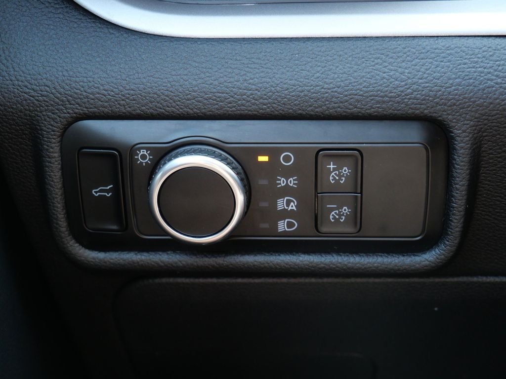 Certified Used 2024 Green Ford XLT image 20