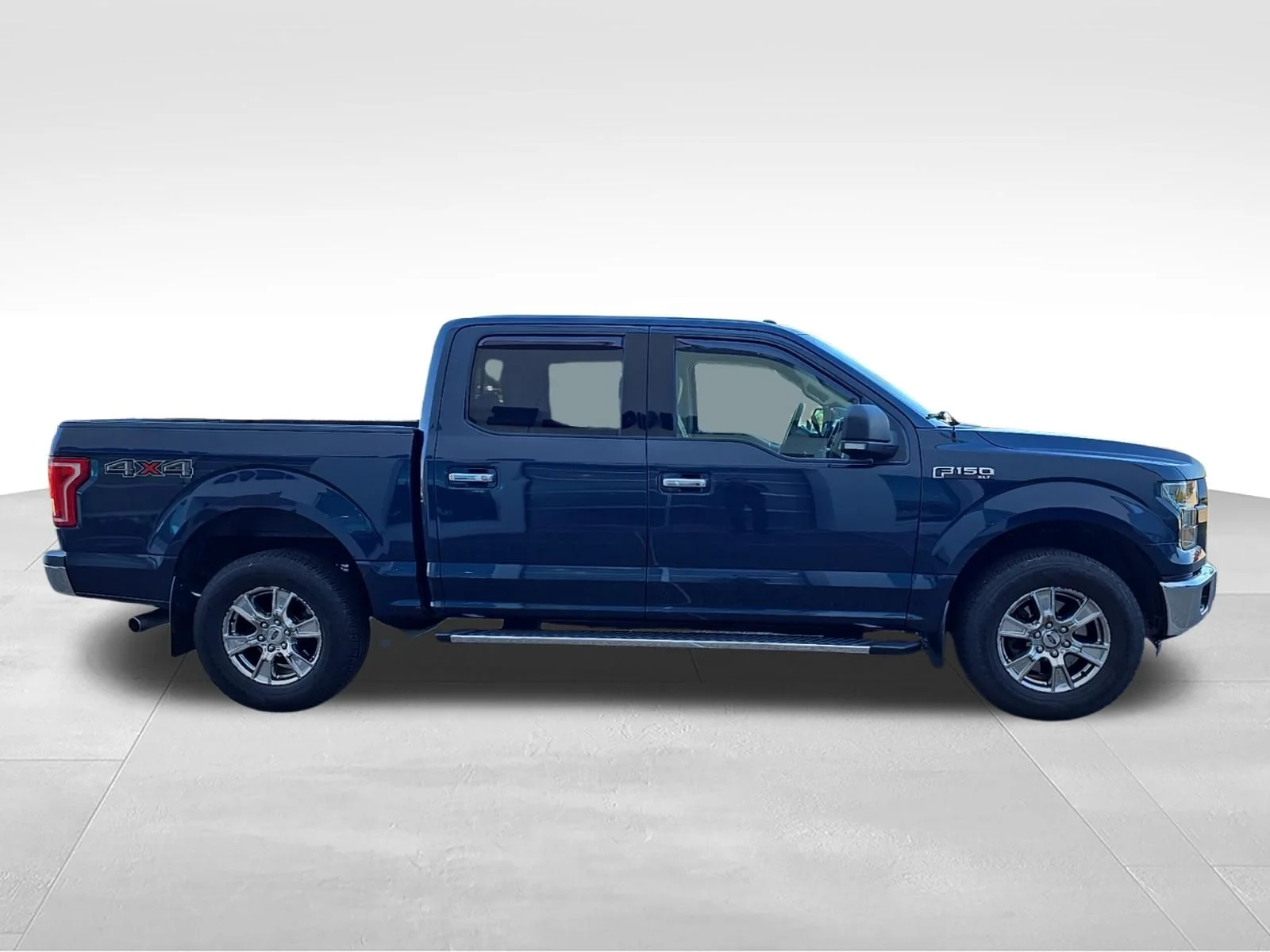 Used 2015 Blue Ford XLT image 3