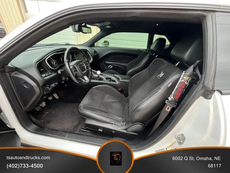 Used 2016 White Dodge R/T Scat Pack Coupe 2D image 13