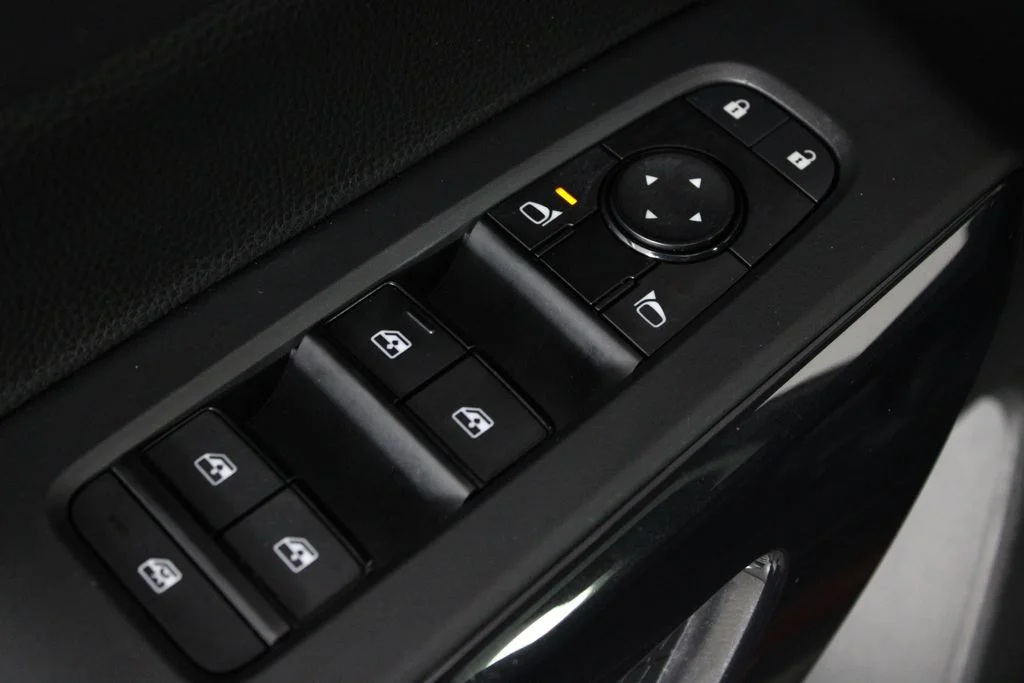 2024 Nissan Pathfinder SV - Photo 23