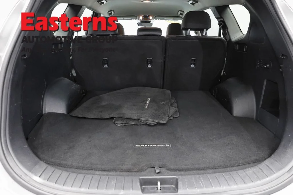Used 2023 Silver Hyundai SEL image 9