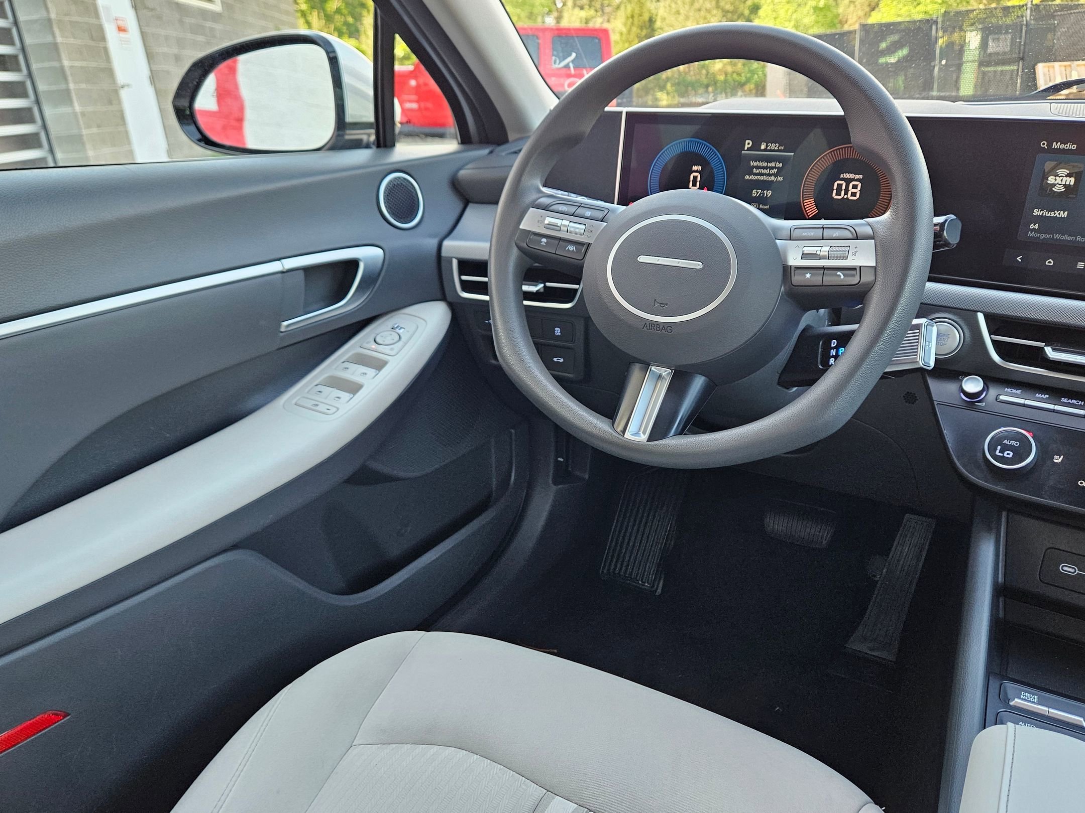 Used 2025 Aero Silver Hyundai SEL image 9